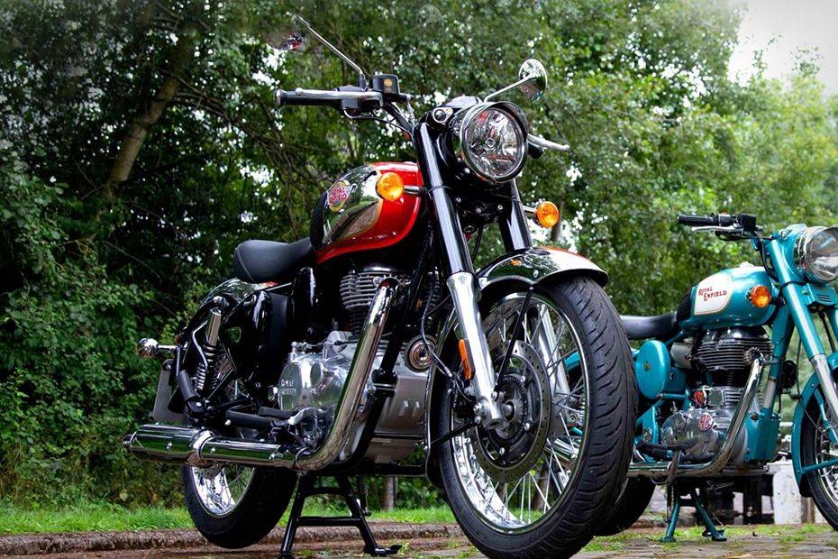 Royal Enfield Classic 350 Slant Upfront View Royal Enfield Classic 350 Slant Upfront View
