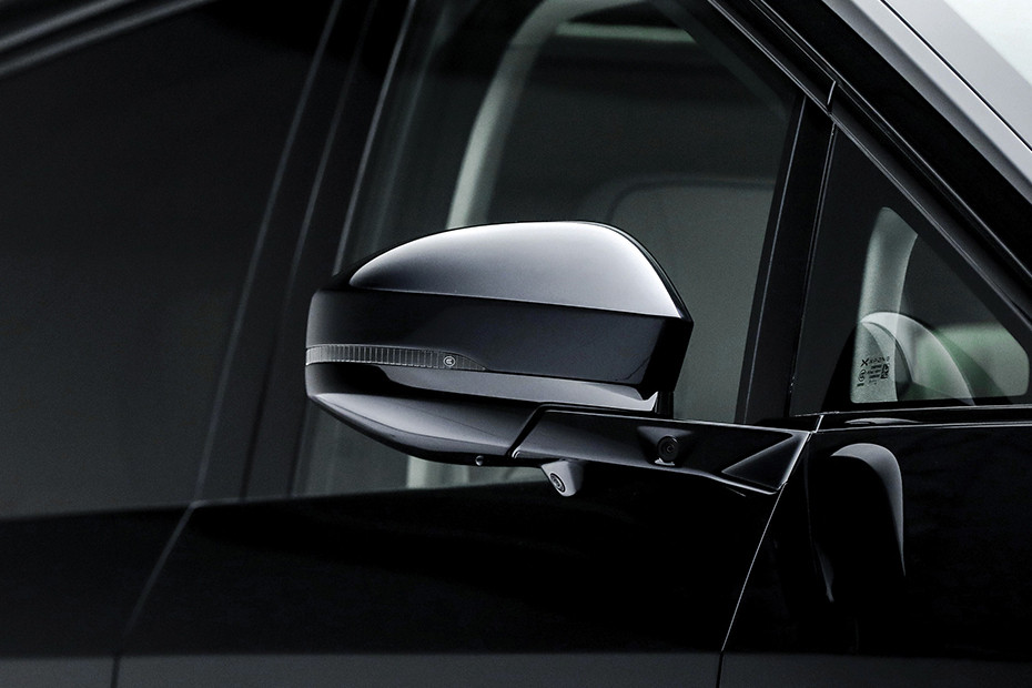 XPENG X9 Drivers Side Mirror Front Angle XPENG X9 Drivers Side Mirror Front Angle
