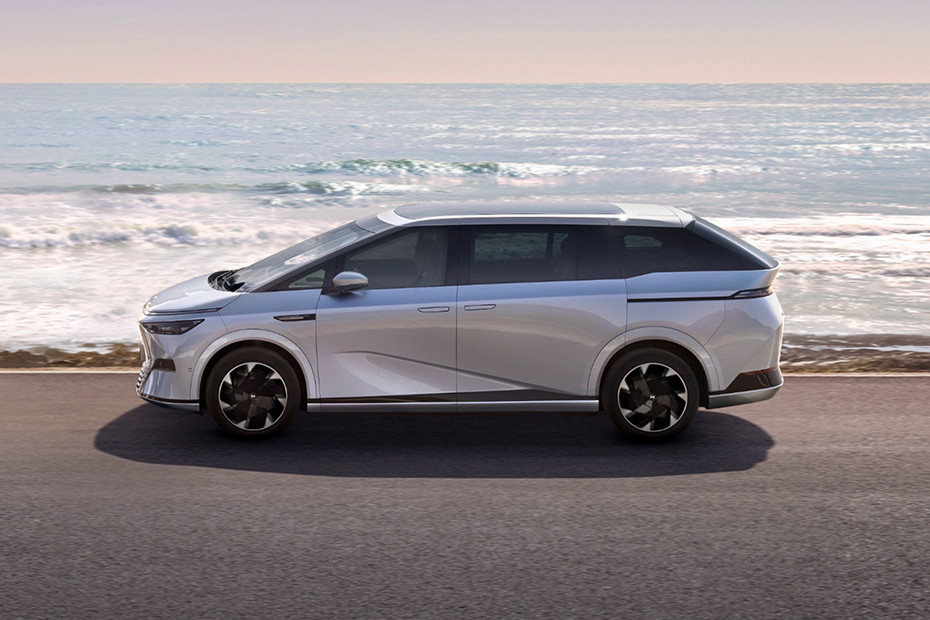 X9 Side view X9 Side view