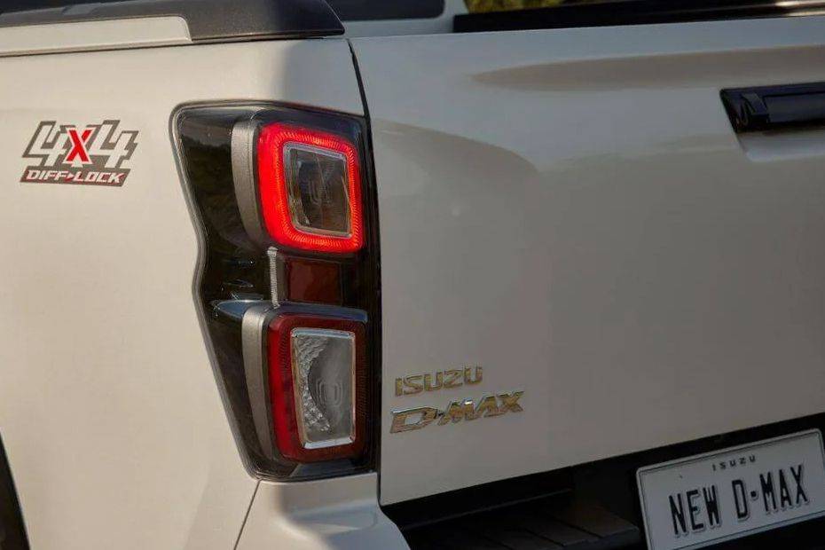 V-Cross 4x4 Tail light V-Cross 4x4 Tail light