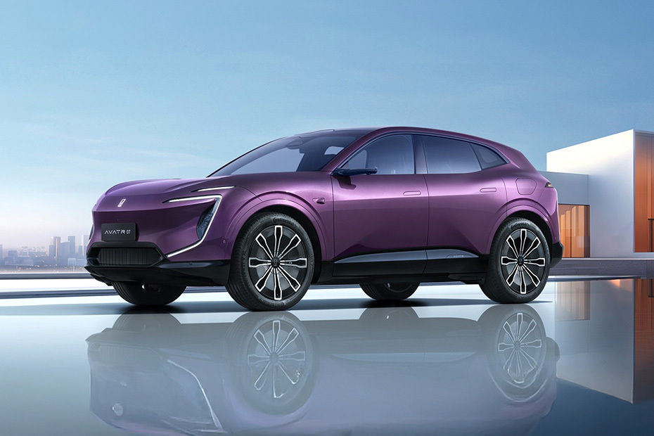 07 Front angle low view