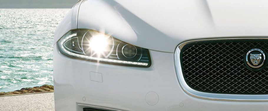 เอ็กซ์เอฟ พรีเมียม ลักชัวรี่ ออลดับบลิวไดรฟ์ (เอดับบลิวดี) Headlight
