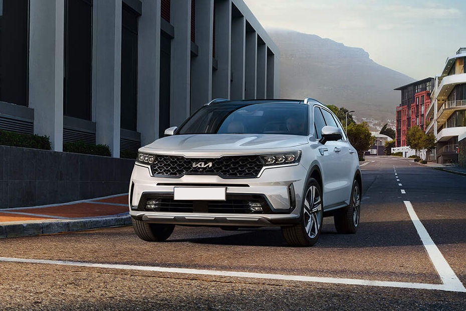 Sorento PHEV Tilted Front View