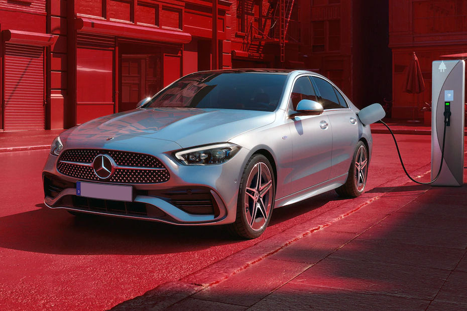 Mercedes-Benz C-Class Saloon Front Side View