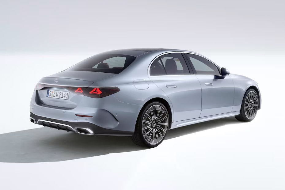 E-Class Saloon Rear angle view