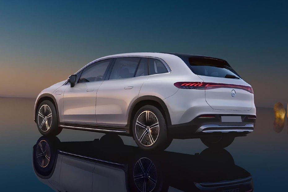 Rear Cross Side View of Mercedes-Benz EQS SUV