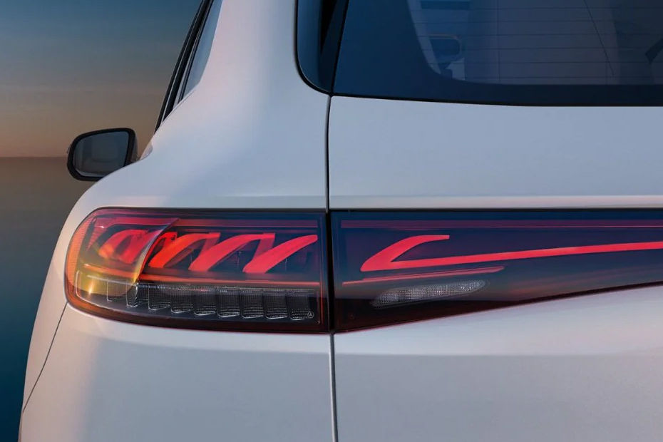 EQS SUV Tail light