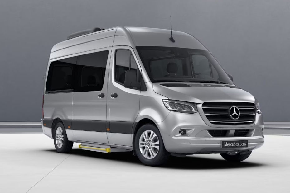 Mercedes-Benz Sprinter Front Medium View