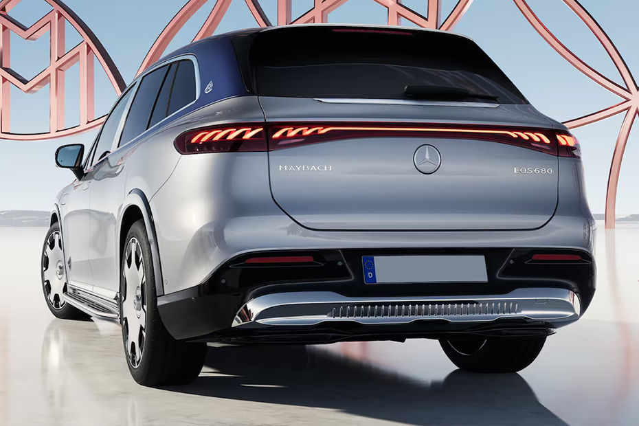 Rear Medium View of Mercedes-Benz Maybach EQS SUV