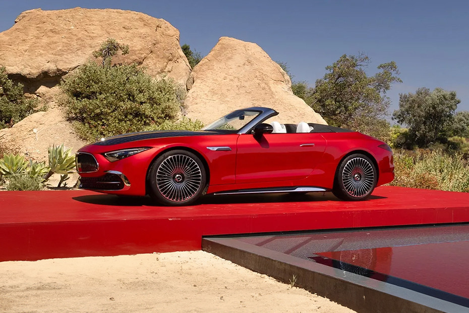 Maybach SL Roadster Front deep low Angle View Maybach SL Roadster Front deep low Angle View