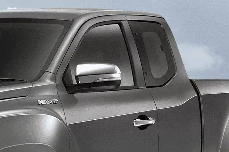 เอ็มจี Extender Drivers Side Mirror Front Angle เอ็มจี Extender Drivers Side Mirror Front Angle
