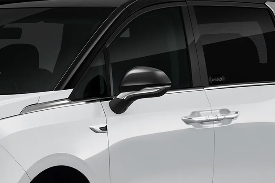 เอ็มจี Maxus 9 Plus Drivers Side Mirror Front Angle เอ็มจี Maxus 9 Plus Drivers Side Mirror Front Angle