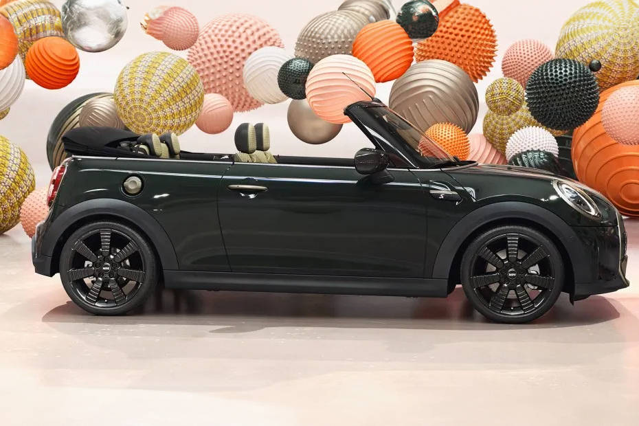 Convertible Side view Convertible Side view