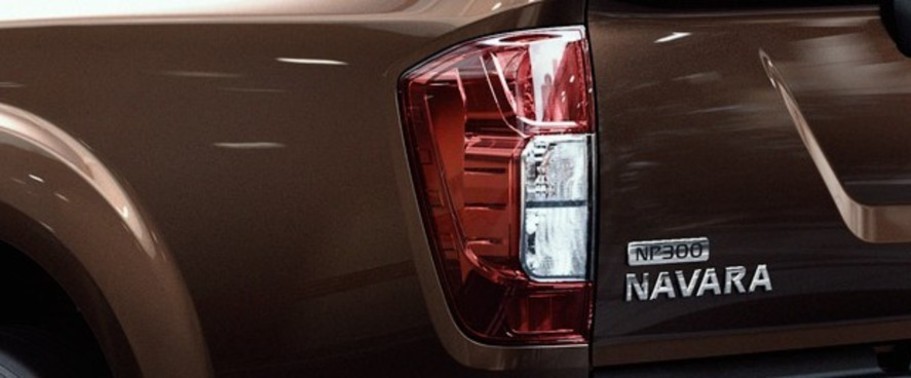เอ็นพี 300 นาวาร่า สปอร์ตเทค ดีซี Tail light