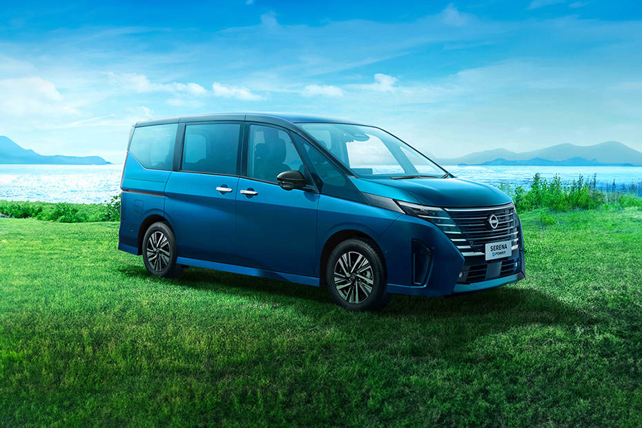 Serena e-Power Side view Serena e-Power Side view