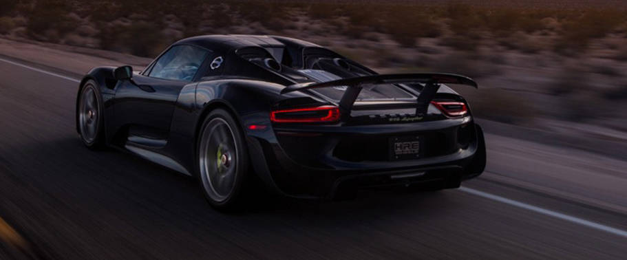 918 สปายเดอร์ ไวส์ซาค แพคเกจ Side view 918 สปายเดอร์ ไวส์ซาค แพคเกจ Side view
