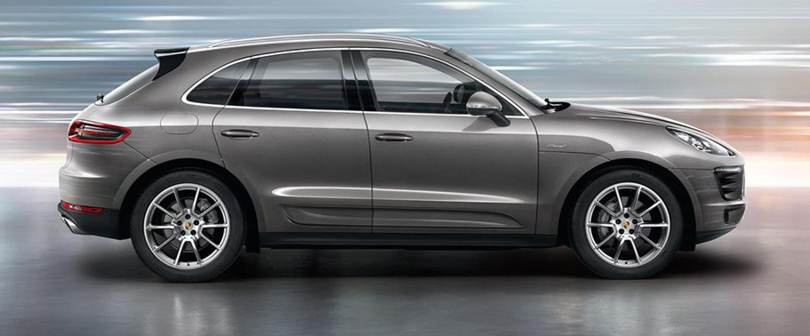 Porsche Macan S Diesel Drivers Sideview Porsche Macan S Diesel Drivers Sideview