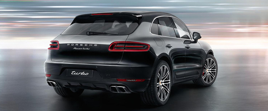 แมคแคน เทอร์โบ Rear angle view