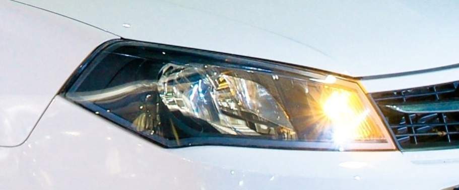 ซาก้า ซีวีที Headlight