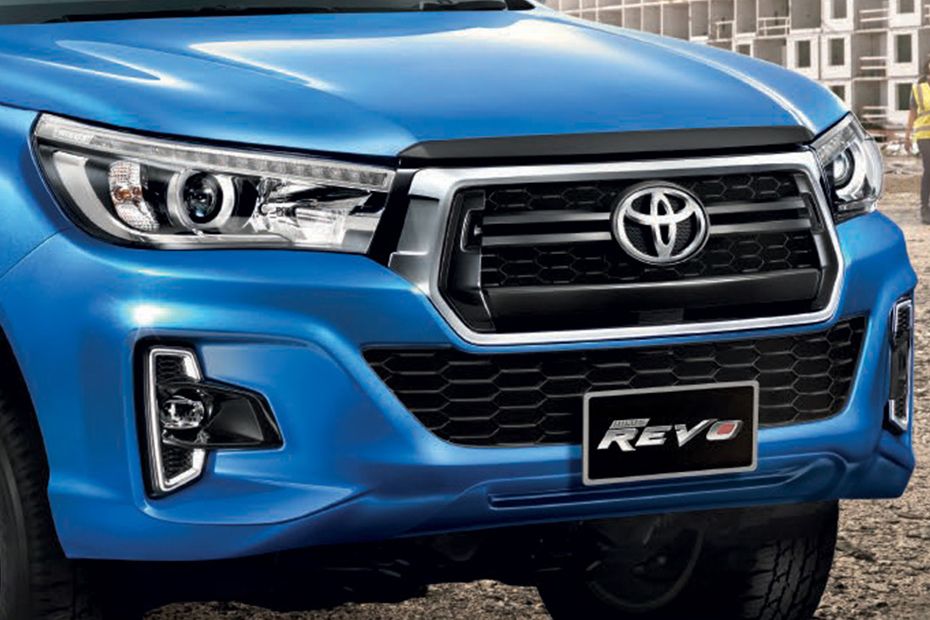 Hilux Revo Double Cab Grille View