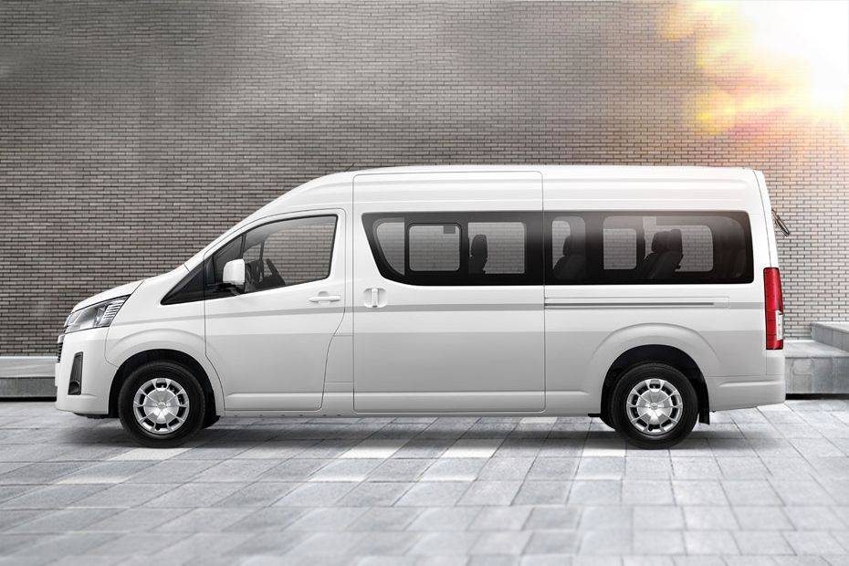 hiace commuter 2022