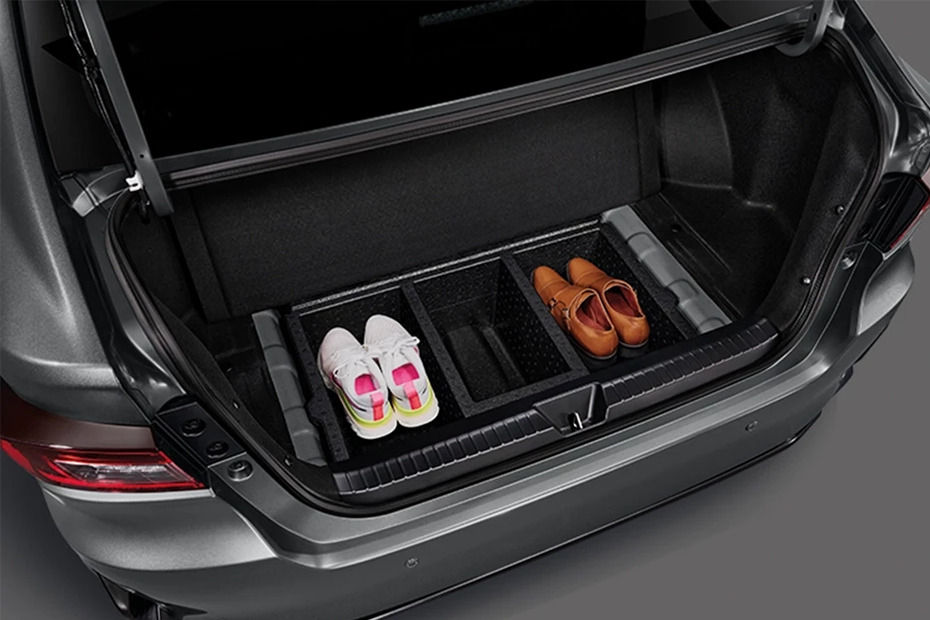 Yaris Ativ Nightshade Trunk Open Yaris Ativ Nightshade Trunk Open