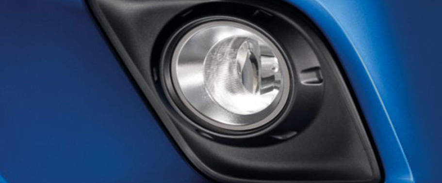 ไฮลักซ์ รีโว ดับเบิ้ล แค็ป 2011 Front Fog Lamp