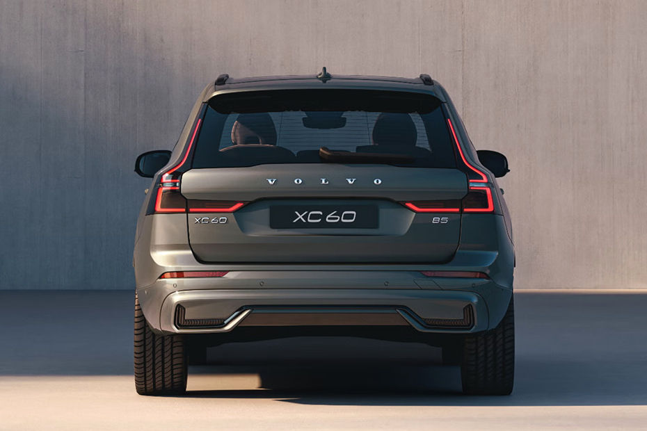 Full Rear View of วอลโว่ XC60