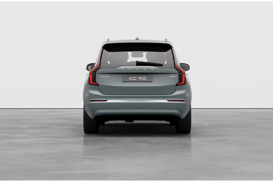 Full Rear View of วอลโว่ XC90