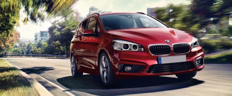 2 Series Gran Tourer Medium Angle Front View