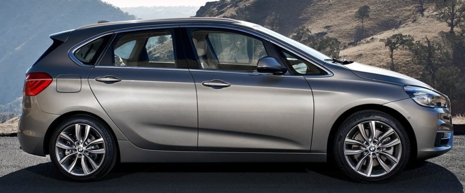 บีเอ็มดับเบิลยู ซีรีย์ 2 แอคทีฟ ทัวเรอร์ Drivers Sideview บีเอ็มดับเบิลยู ซีรีย์ 2 แอคทีฟ ทัวเรอร์ Drivers Sideview