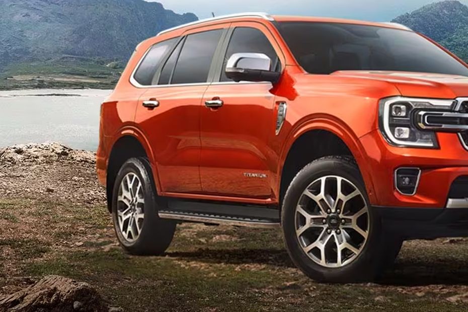 ฟอร์ด Everest Titanium+ Drivers Side Mirror Front Angle