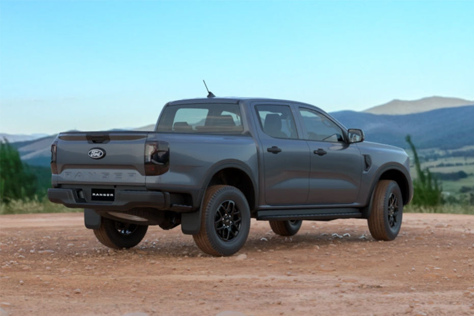 Rear Cross Side View of Ford Ranger XLS