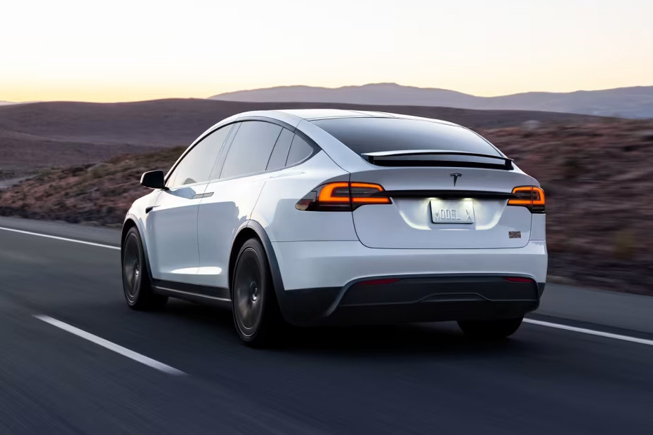 Rear Cross Side View of เทสล่า Model X