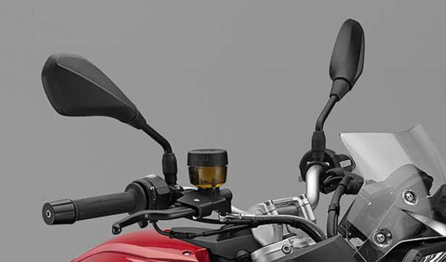 บีเอ็มดับเบิลยู เอฟ 700 Back Side View