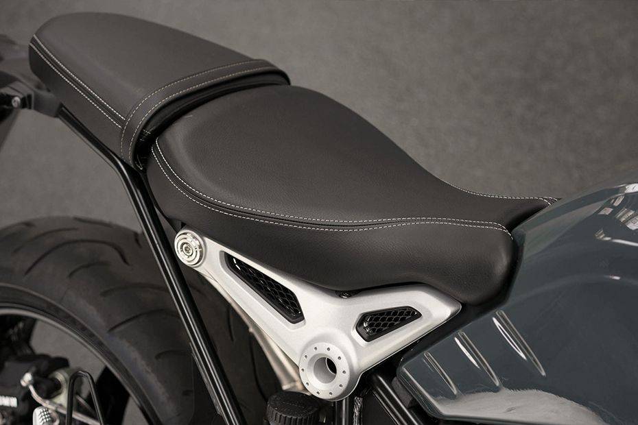 บีเอ็มดับเบิลยู อาร์ นายน์ ที เพียว Rider Seat View บีเอ็มดับเบิลยู อาร์ นายน์ ที เพียว Rider Seat View