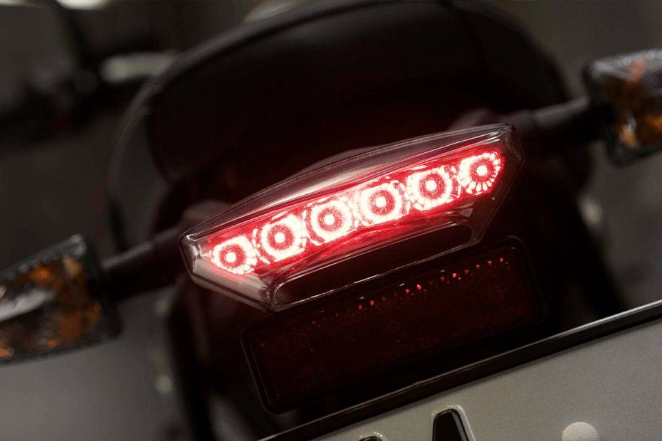 บีเอ็มดับเบิลยู อาร์ นายน์ ที เพียว Tail Light View บีเอ็มดับเบิลยู อาร์ นายน์ ที เพียว Tail Light View