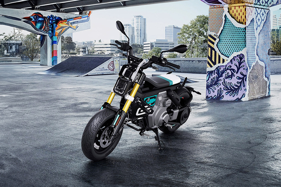 บีเอ็มดับเบิลยู CE 02 Slant Front View Full Image