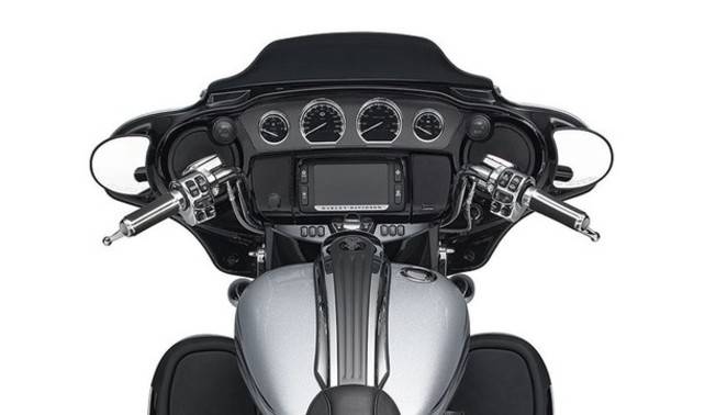 Discontinued Harley–Davidson CVO Features & Specs | Zigwheels