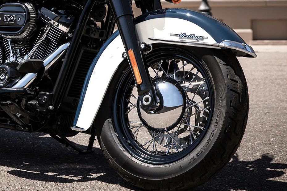 ฮาร์เลย์-เดวิดสัน เฮอริเทจ คลาสสิค Front Tyre View