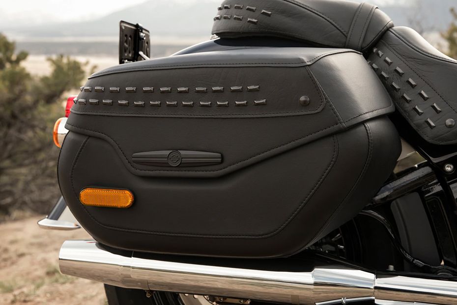 ฮาร์เลย์-เดวิดสัน เฮอริเทจ คลาสสิค Saddle Bag View