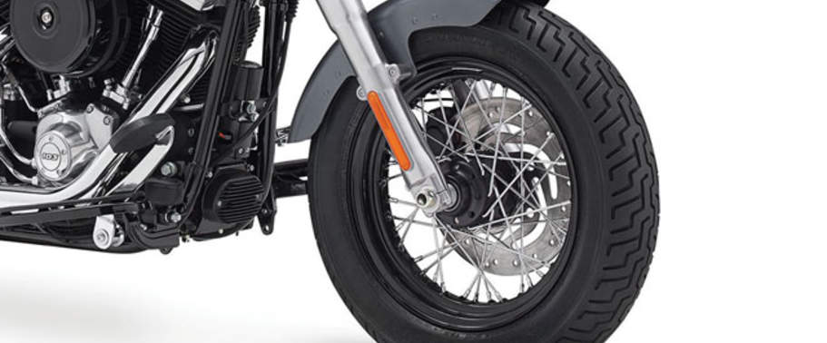 ฮาร์เลย์-เดวิดสัน สลิม Front Tyre View ฮาร์เลย์-เดวิดสัน สลิม Front Tyre View