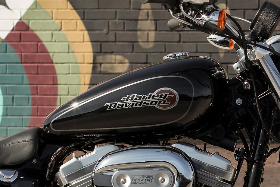 Harley–Davidson Superlow Front Tyre View