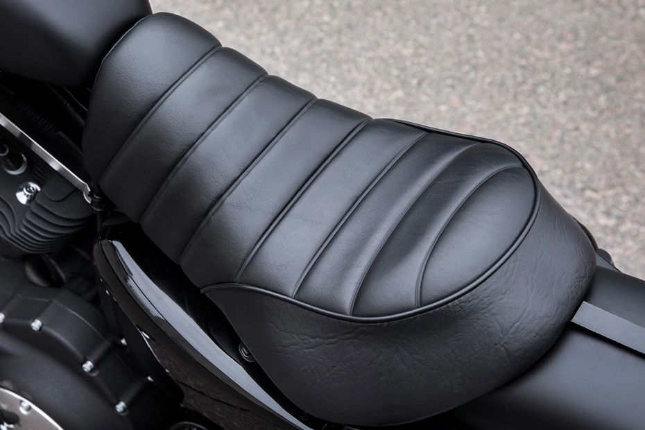 Harley–Davidson Iron 883 Rider Seat View