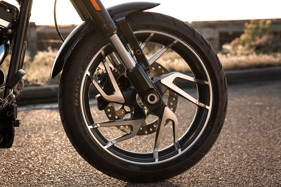 ฮาร์เลย์-เดวิดสัน สปอร์ต ไกลด์ Front Tyre ฮาร์เลย์-เดวิดสัน สปอร์ต ไกลด์ Front Tyre