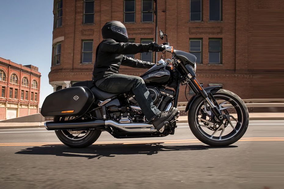 ฮาร์เลย์-เดวิดสัน สปอร์ต ไกลด์ Right Side Viewfull Image ฮาร์เลย์-เดวิดสัน สปอร์ต ไกลด์ Right Side Viewfull Image