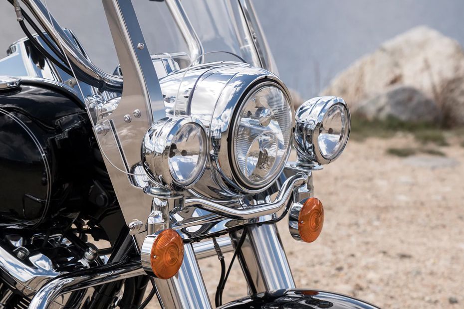 Harley–Davidson Road King Head Light View