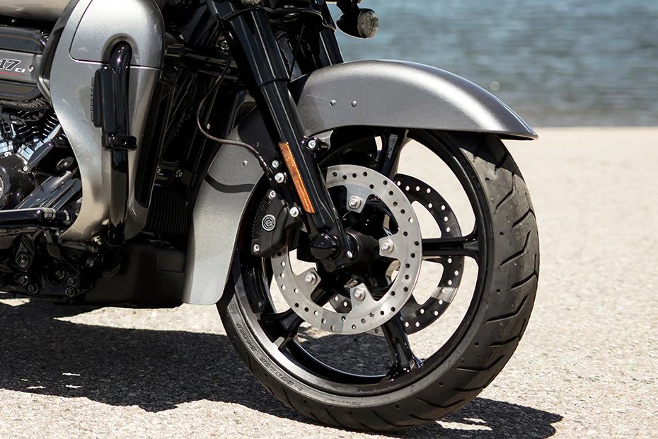 ฮาร์เลย์-เดวิดสัน ซีวีโอ ลิมิเต็ด Front Tyre ฮาร์เลย์-เดวิดสัน ซีวีโอ ลิมิเต็ด Front Tyre