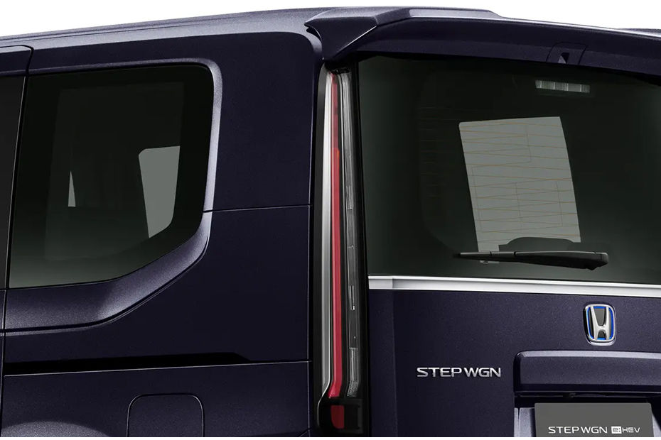 STEP WGN e:HEV Tail light