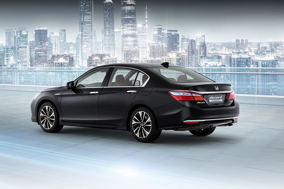 Rear Cross Side View of Honda Accord Hybrid